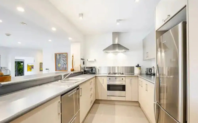 Stylish And Serene Living In Kohimarama