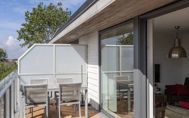 Sunny Apartment With Open Terrace