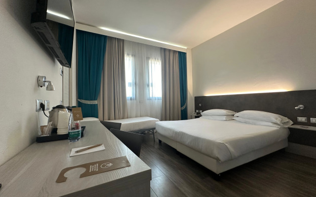 Отель Phi Hotel Milano
