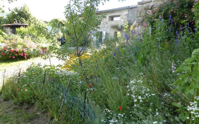 Le Mas De La Siffleuse