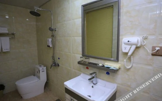Huaying Boutique Hotel (Shiyan Bus Station)