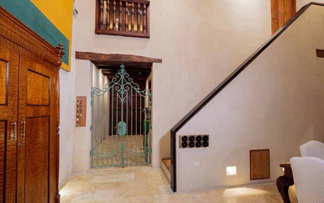 Luxury 5BR House W Jacuzzi & Pool