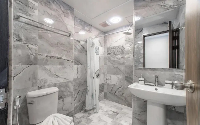 Naiharn Sea Apartment