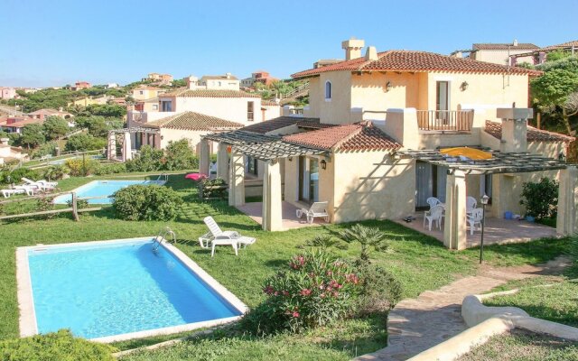 Stunning Home In Punta Su Turrione With Jacuzzi, 2 Bedrooms And Outdoor Swimming Pool