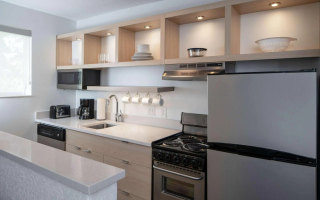 Sonesta Simply Suites Falls Church