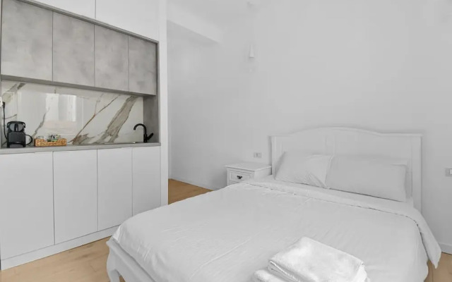 Small & Chic Studio