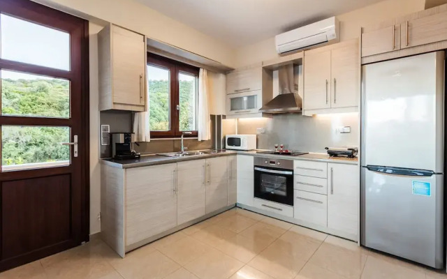 Armonia by the Sea - Majestic Seaside Retreat