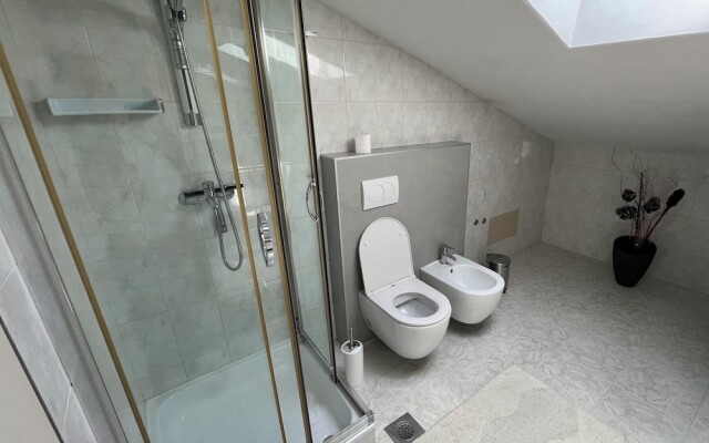 Rooms and Apartment Luana