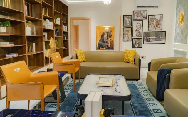 Sujimoto AveMontaigne BananaIsland Ikoyi