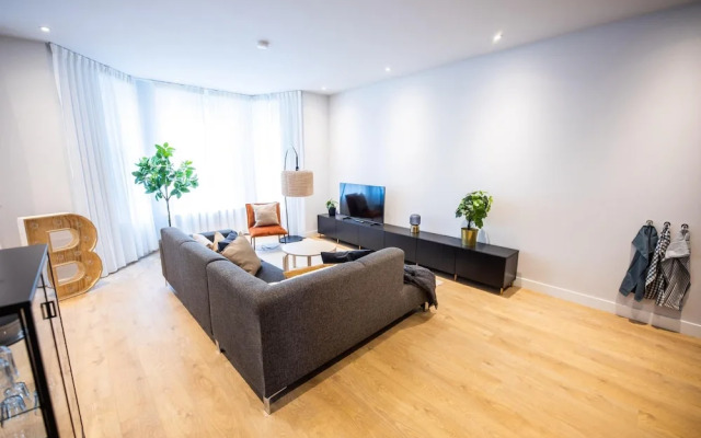 Spacious 2 Bedroom Serviced Apartments 71-77m2
