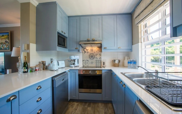 dk villas 1 Harbour View Hout Bay