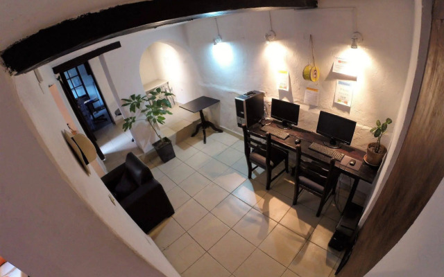 L'AUBERGE INN - Hostel