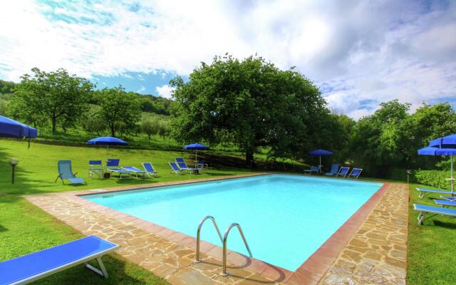Rolling Farmhouse of Val D'orcia