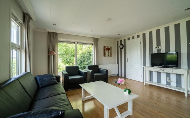 Well-kept Chalet not far From the Biesbosch