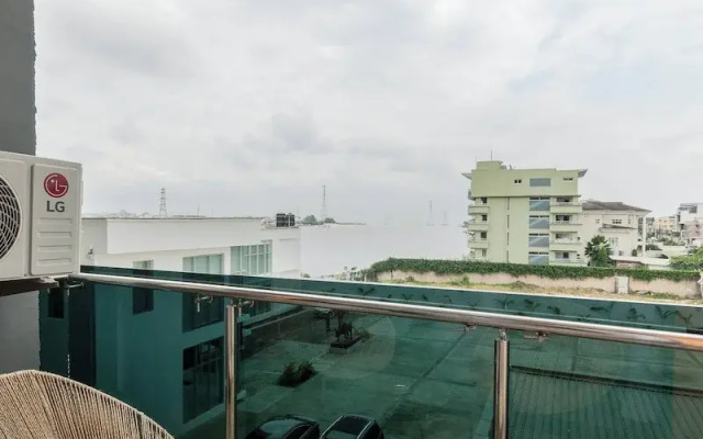 Chic Waterfront 2BR in Lekki Phase 1 - 5 Star Apt