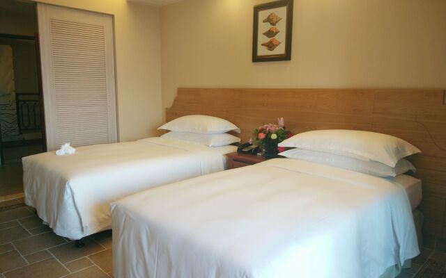 Twin Moon Bay WeHouse Hotel