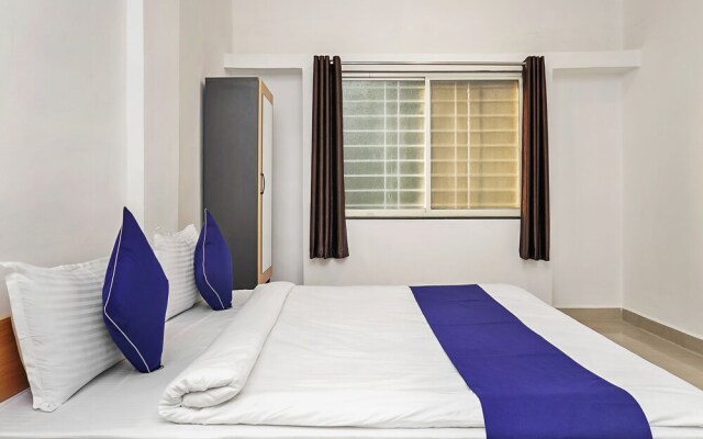 OYO 19530 SilverKey Vishrantwadi