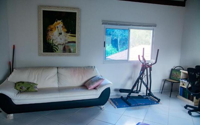 Linda casa com lazer a 500m da praia Guaratuba SP