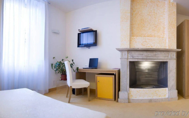 Residenza Domizia- Guest House