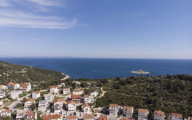 Apartments and Rooms Nikol