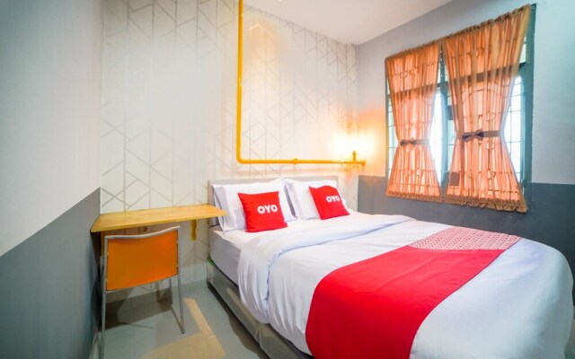 OYO 90874 Millenium Inn 2