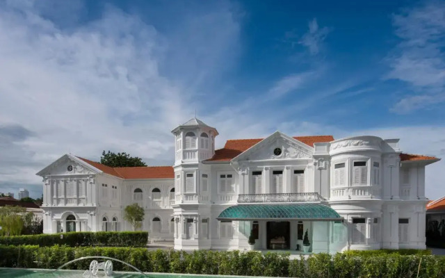 Macalister Mansion