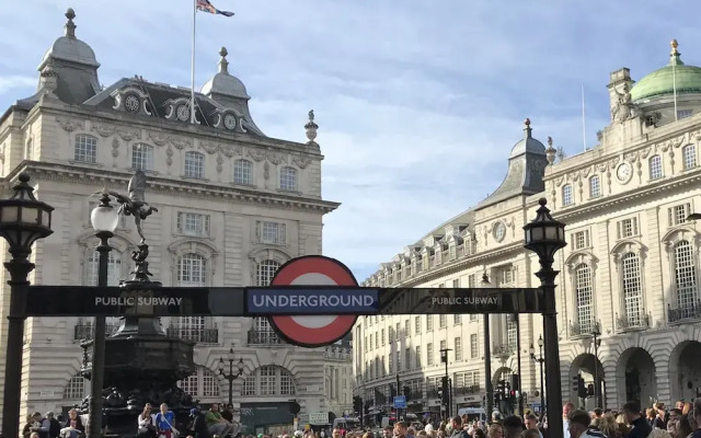 Piccadilly Circus