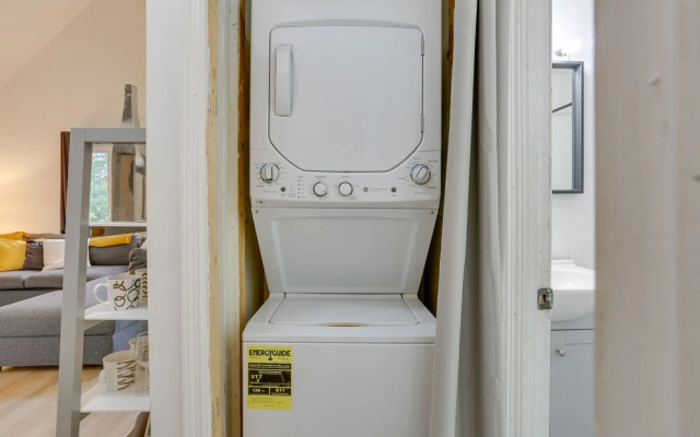 Modern Poconos Chalet w/ Private Hot Tub, Fire Pit