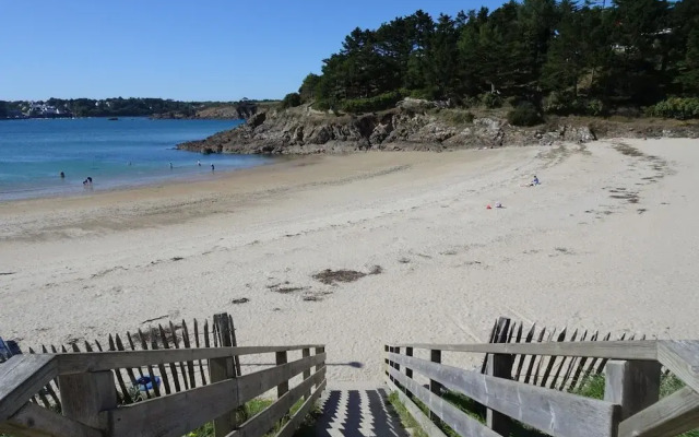 Holiday Home in Kerfany Near Beaches & Trails