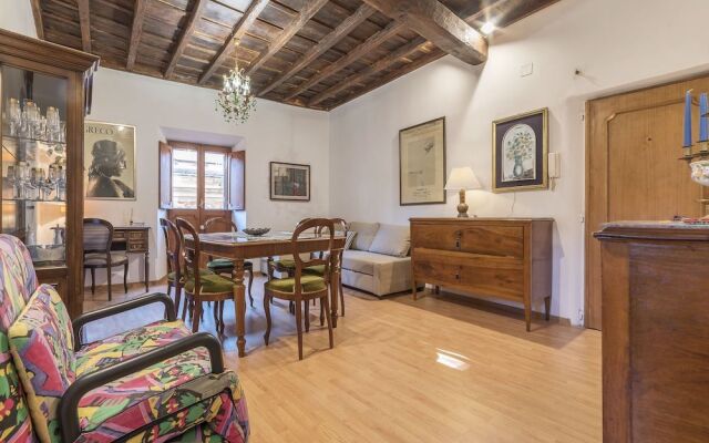 Montecitorio & Pantheon Stylish Flat