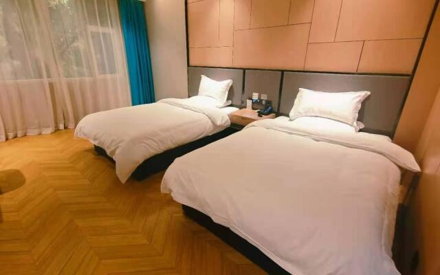 Starway Hotel Linqi Renmin Square