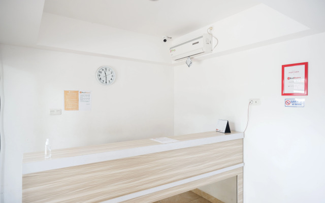 RedDoorz near Mall Ratu Indah 3