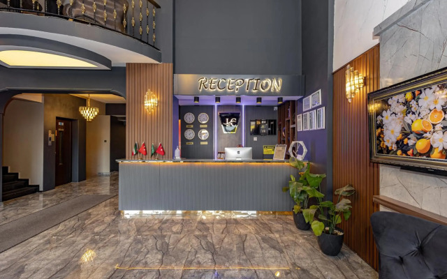 Loyal City Hotel