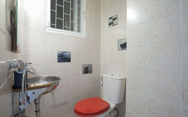 Palaio Faliro, Bright and Spacious Apartment