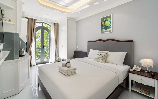 The Royal Homies - Phu My Hung