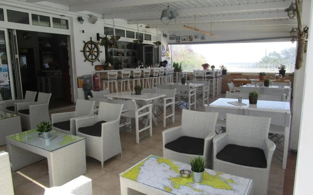 Hotel Milos