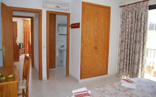 Bella Maria Apartments & Pool Club