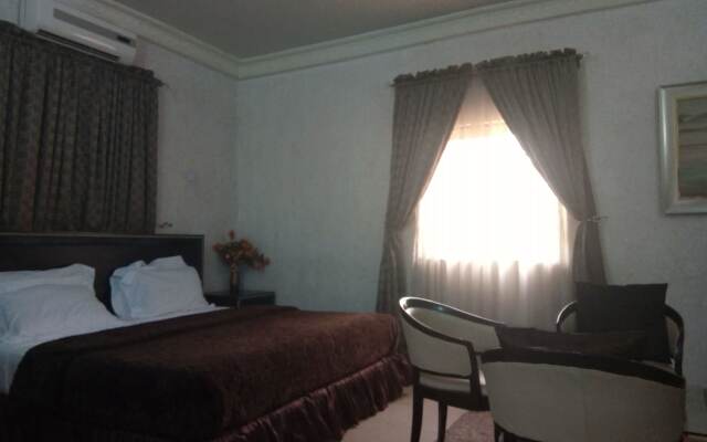 Rila Muam Castle Hotel