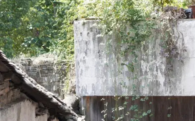September Huizhou Inn