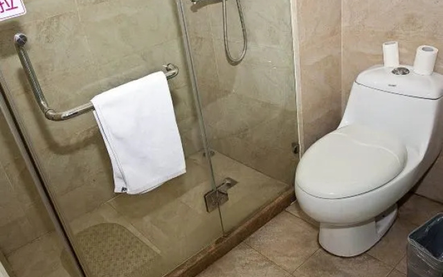 Shanghai Xiayi Chain Hotel – Bathroom – Shanghai