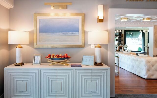 Chateau Inn and Suites