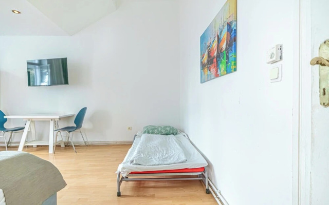 Modern 2BR Apt Longstay Sleeps 5