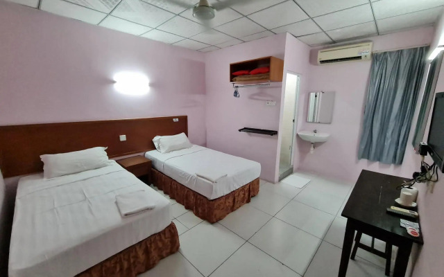 Aristo Hotel 81