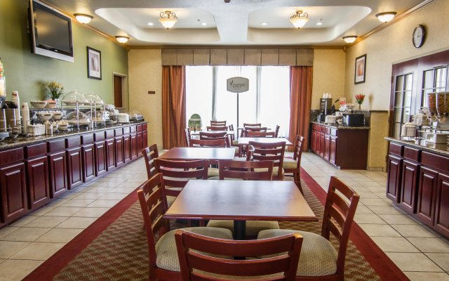 Clarion Inn & Suites Weatherford South