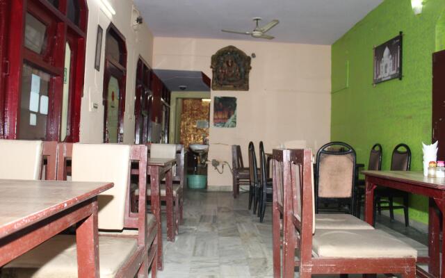 Hotel Raj Bed & Breakfast