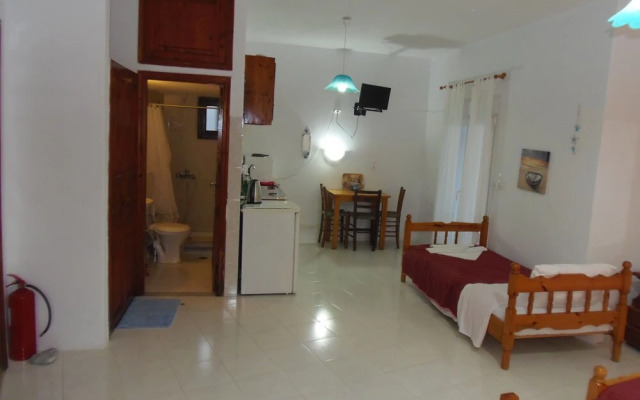 Studios Milos Skopelos-Where the Sea Meets the Sky