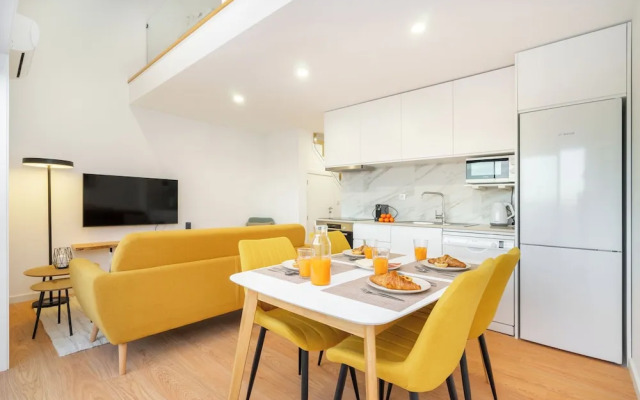 C312 Riverside View Premium Apartment w/ AC & Terrac