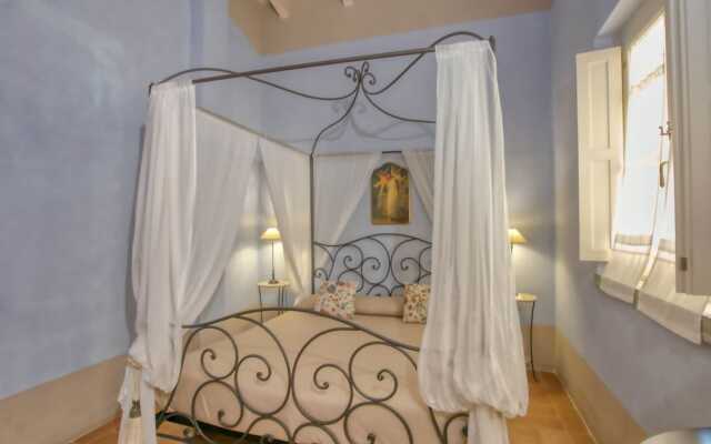 Tuscan Stay w/ Jacuzzi