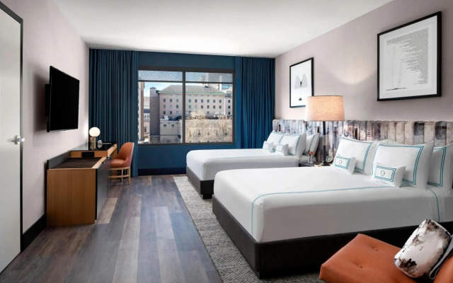 The Oaklander Hotel, Autograph Collection