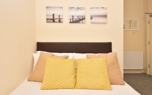 Townhouse @ 178 Ruskin Road Crewe